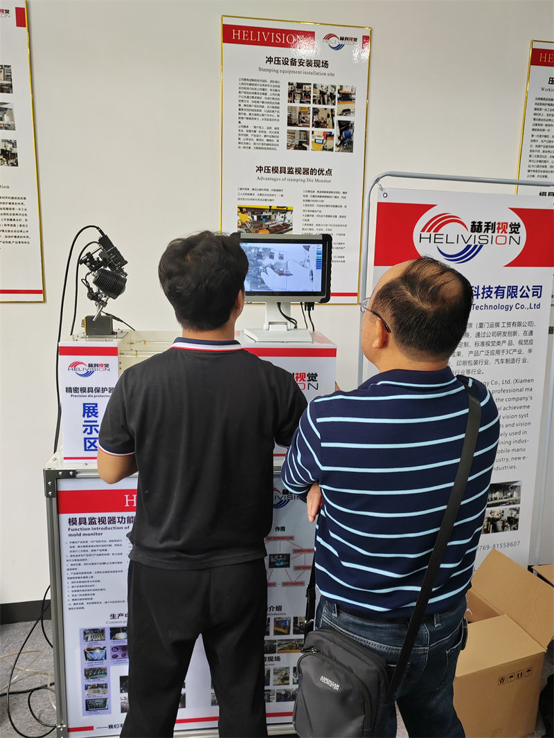 usdt九游会老哥俱乐部视觉模具保护器安装现场 (13)