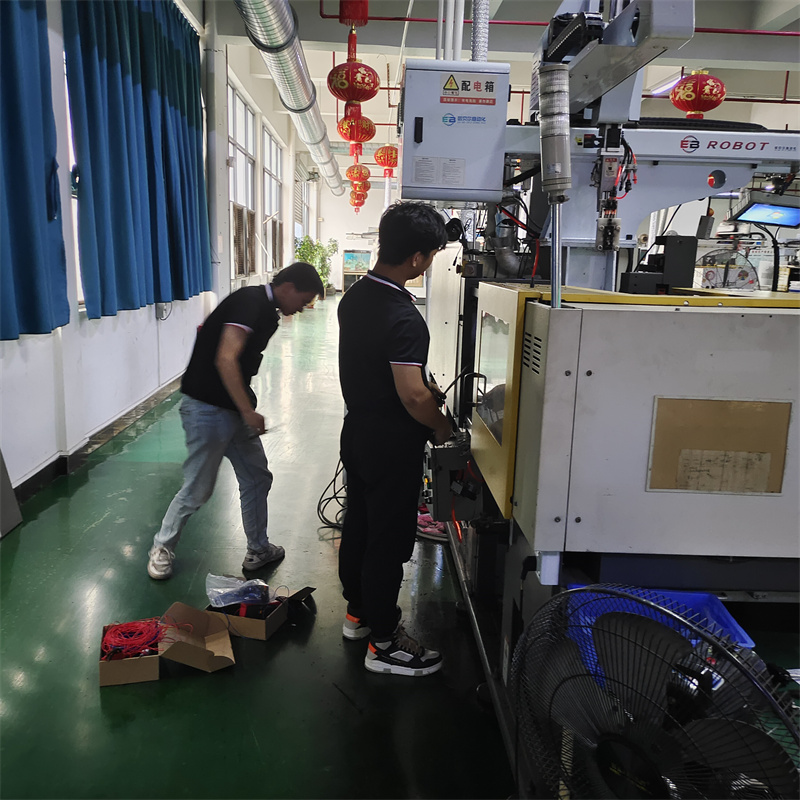 usdt九游会老哥俱乐部视觉模具保护器安装现场 (10)