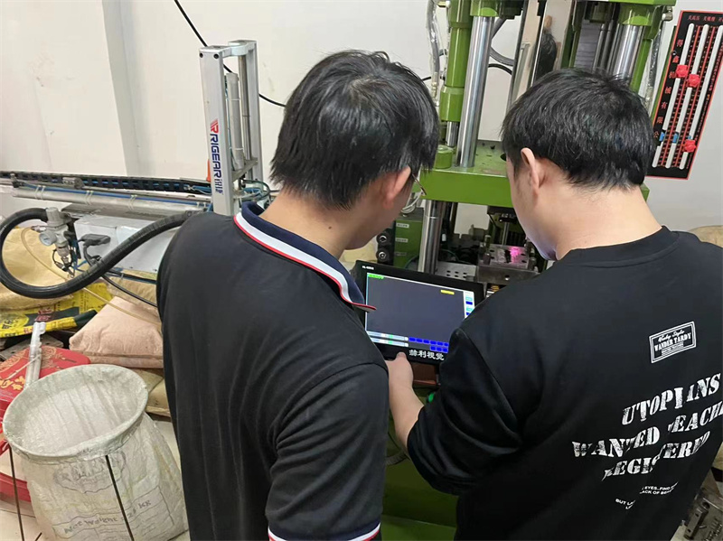 usdt九游会老哥俱乐部视觉模具保护器安装现场 (4)